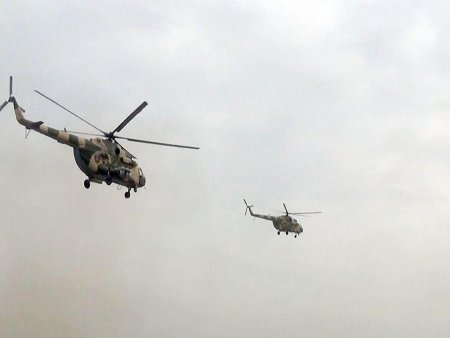 HHQ-nin helikopter bölmələri uçuş məşqləri keçirir