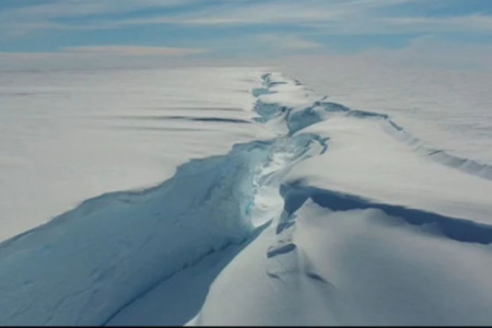 Antarktikada London böyüklüyündə aysberq qopdu
